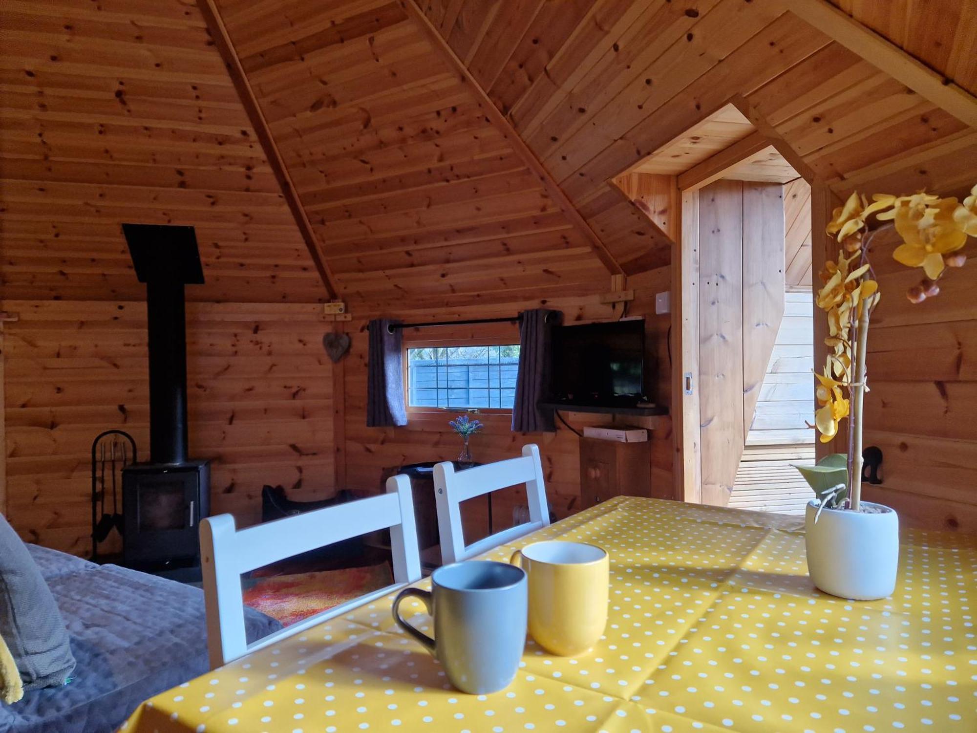The Hive - Unique Log Cabin With Wood Burning Stove Ludchurch Exterior photo
