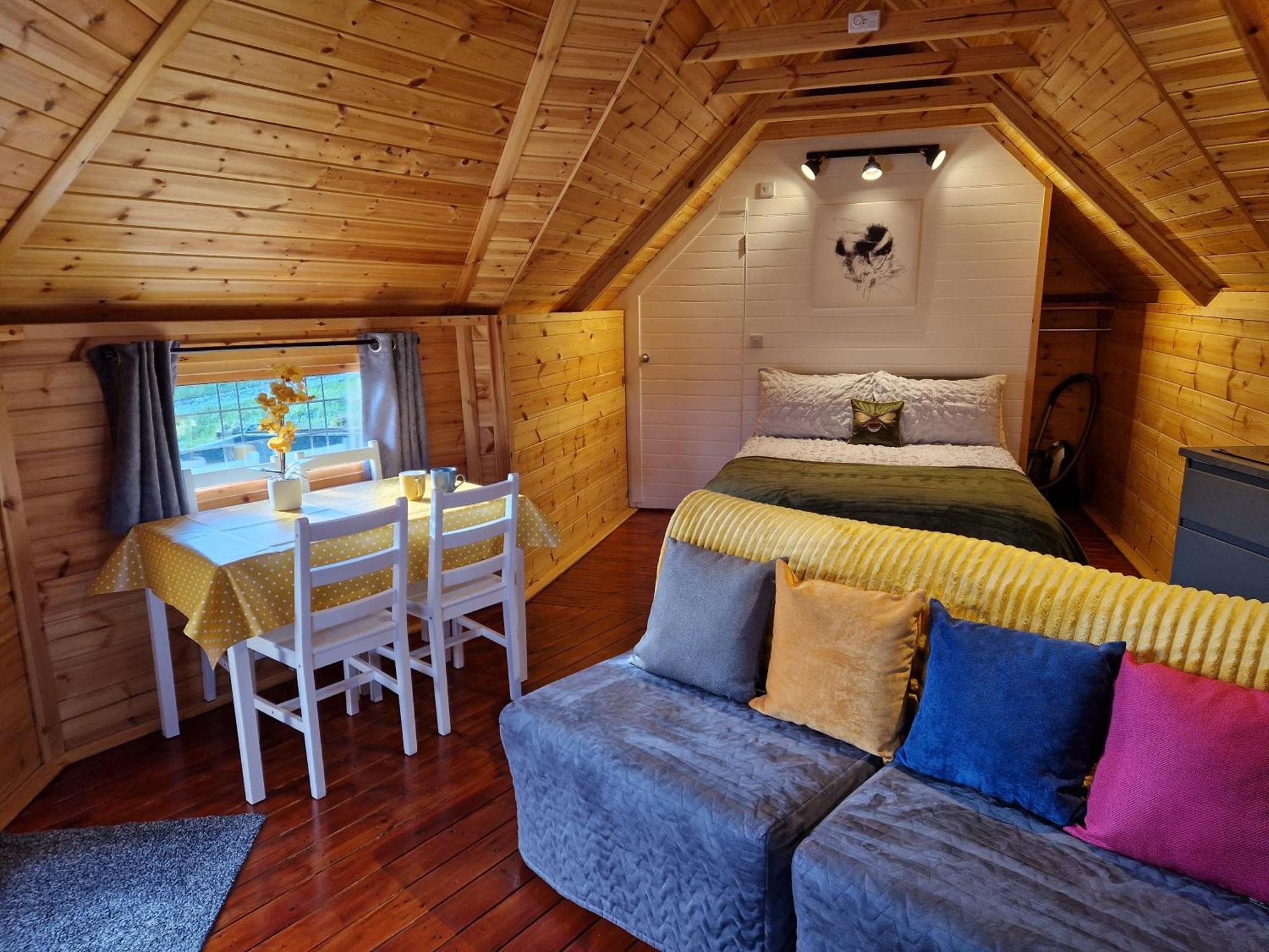 The Hive - Unique Log Cabin With Wood Burning Stove Ludchurch Exterior photo